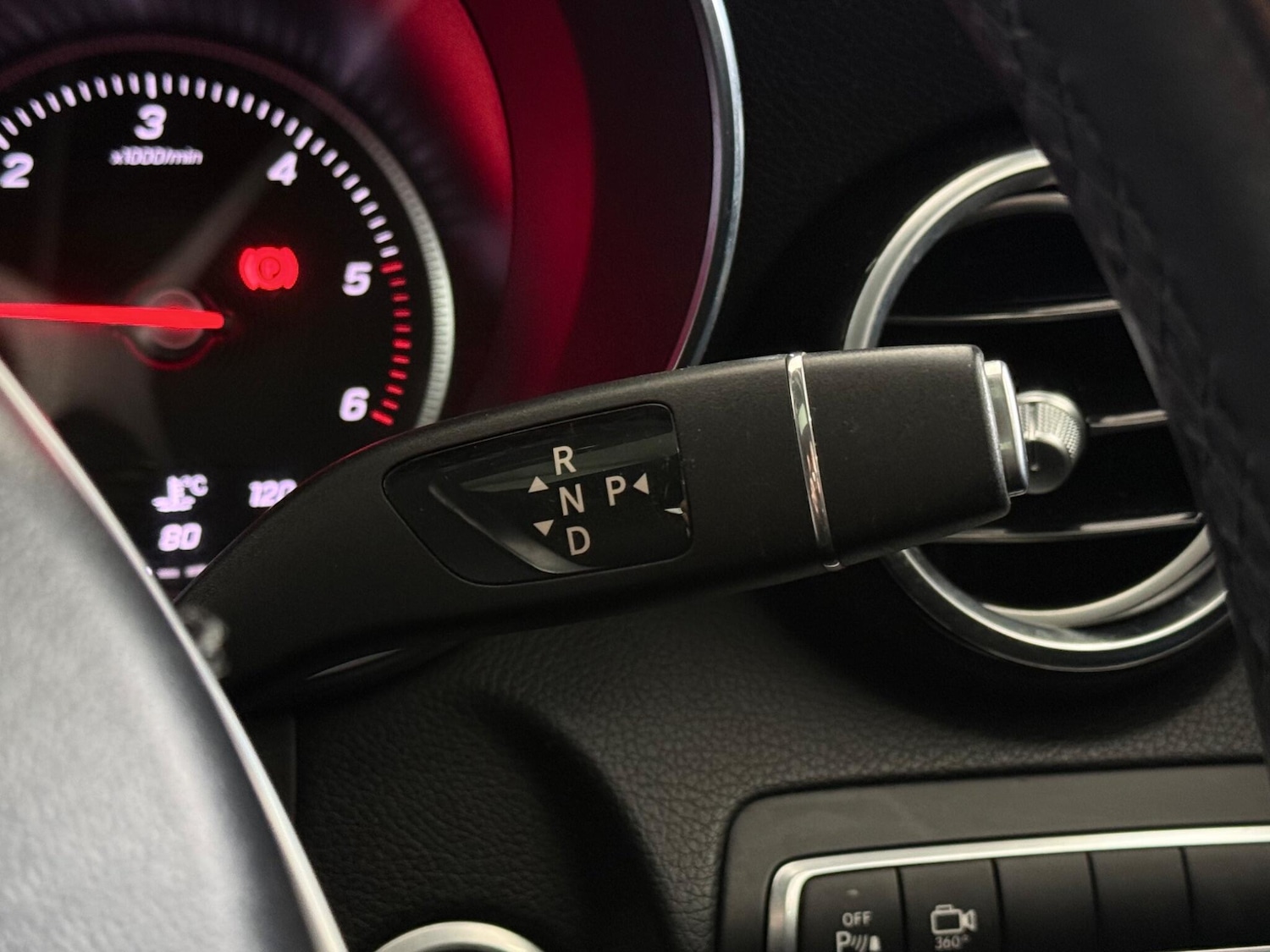 Used Mercedes-Benz GLC 2018 for sale - 77260073: Photo 23