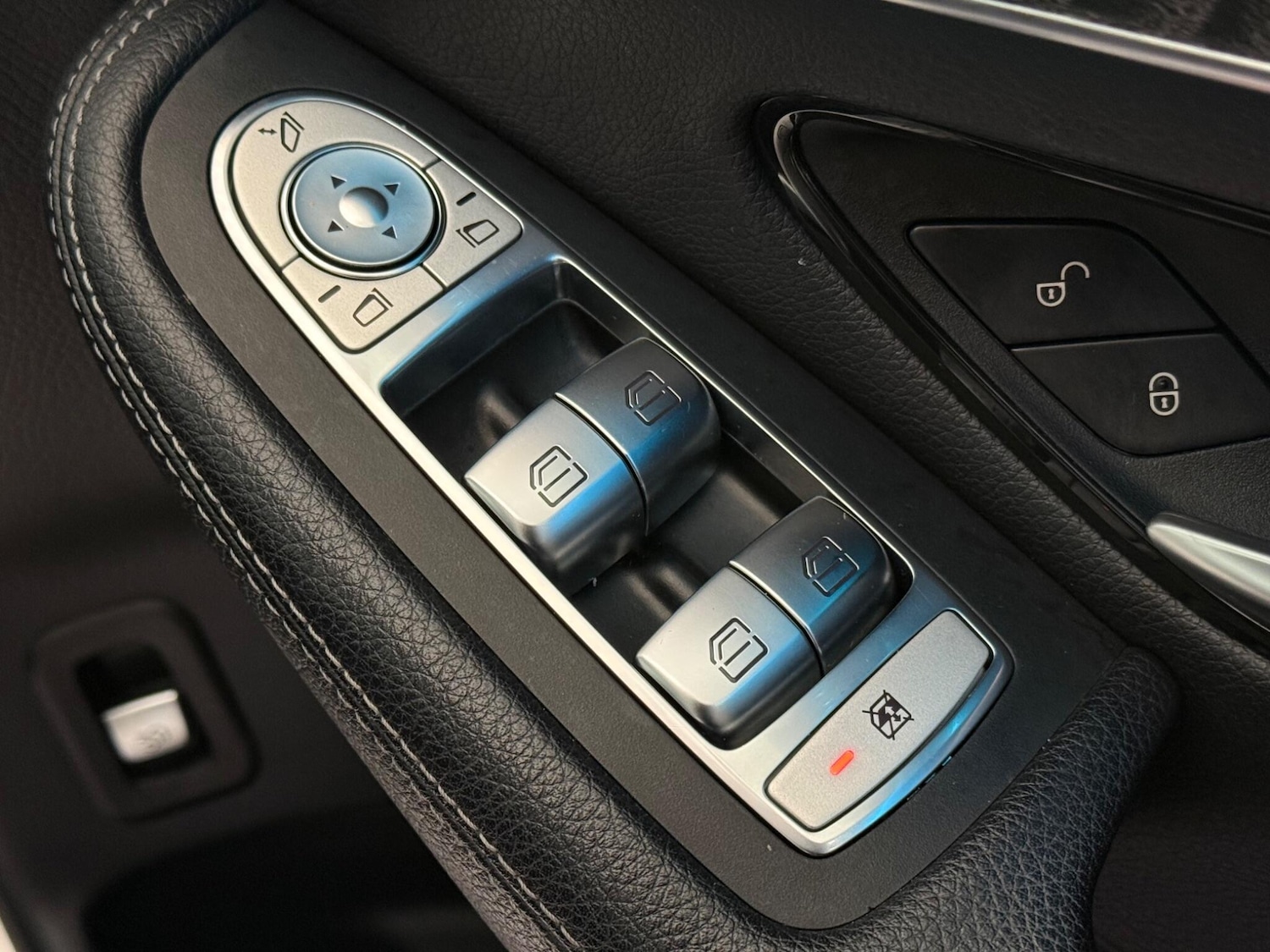 Used Mercedes-Benz GLC 2018 for sale - 77260073: Photo 25