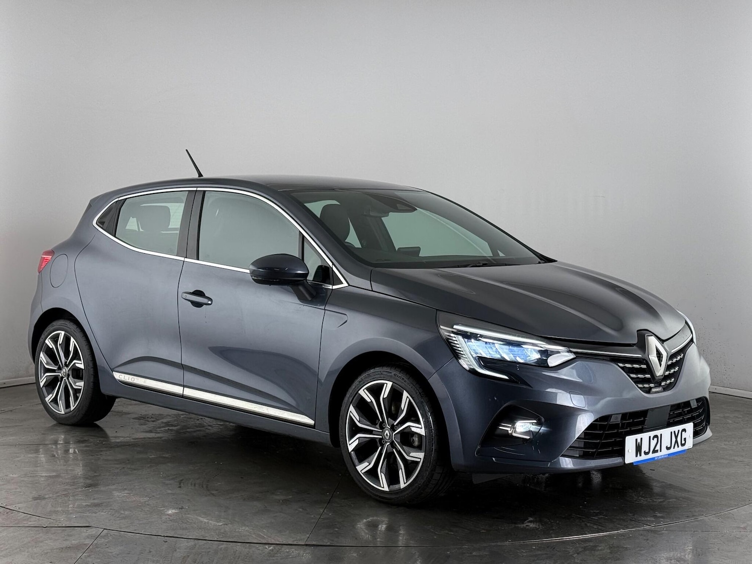 Used Renault Clio 2021 for sale - 76466836: Photo 1