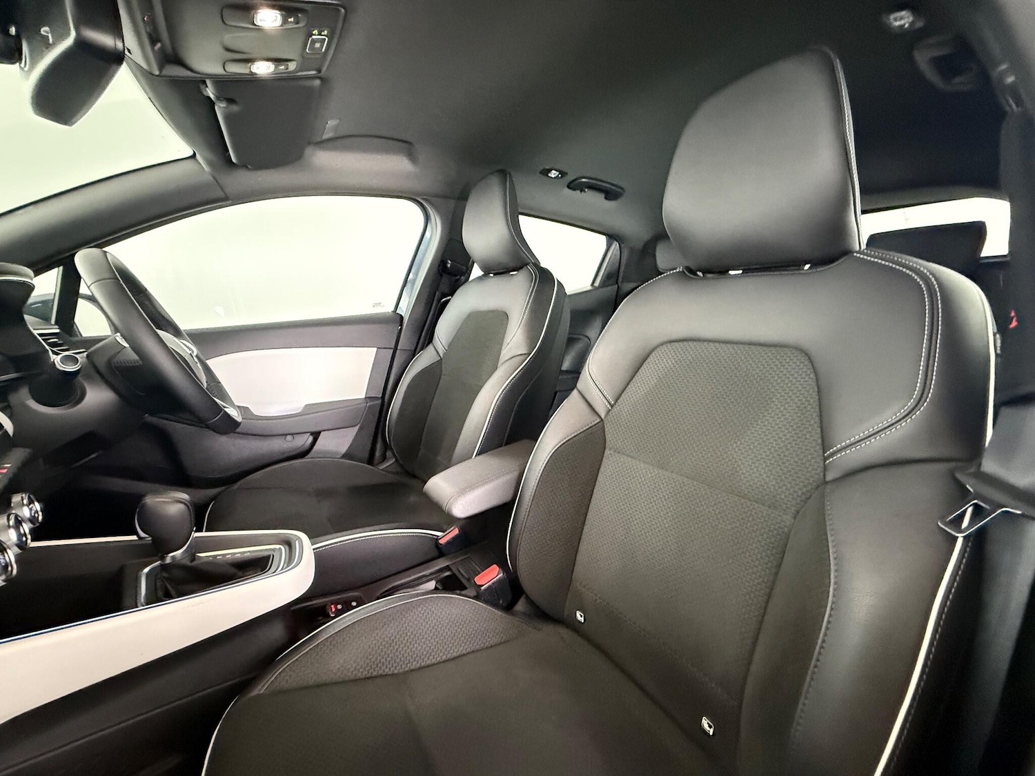 Used Renault Clio 2021 for sale - 76466836: Photo 15