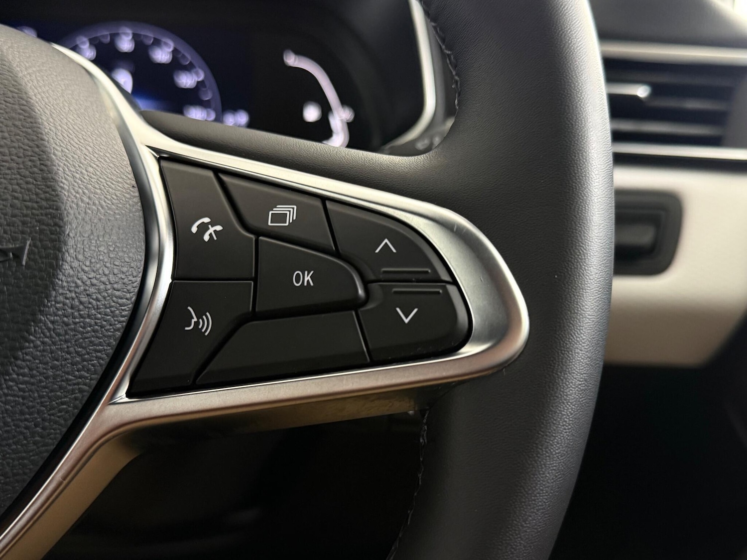 Used Renault Clio 2021 for sale - 76466836: Photo 24