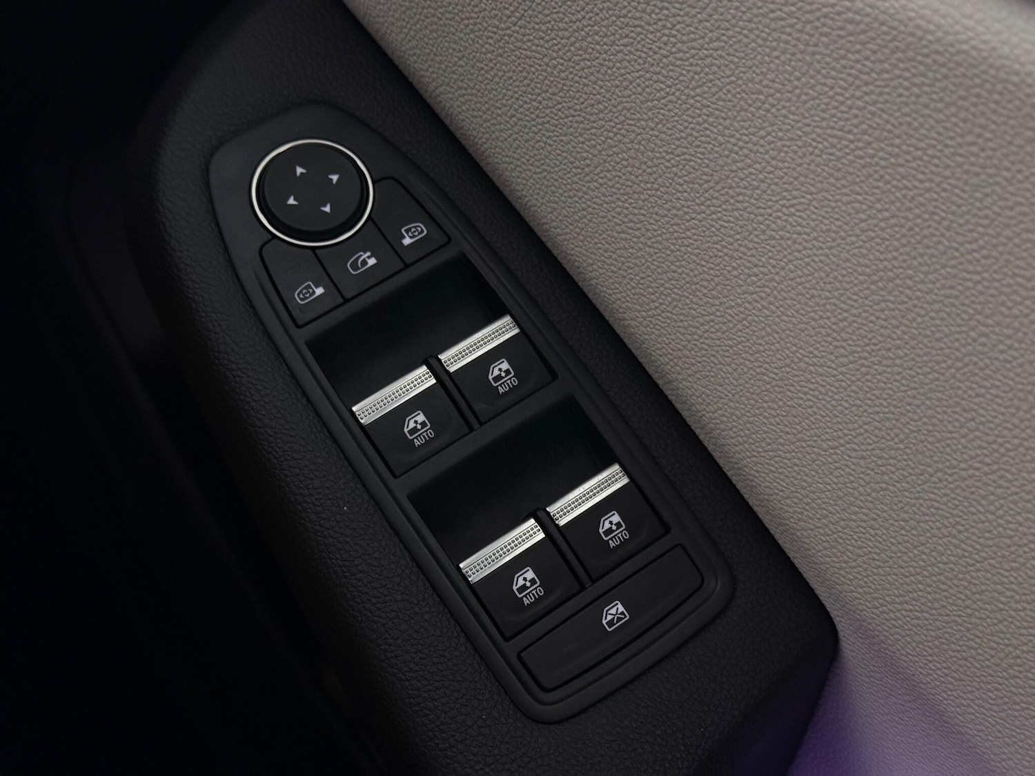 Used Renault Clio 2021 for sale - 76466836: Photo 41