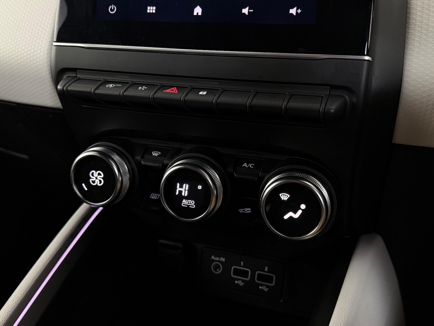 Used Renault Clio 2021 for sale - 76466836: Photo 43