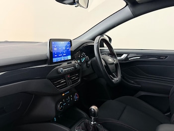 Used Ford Focus 2018 for sale - 78867074: Photo