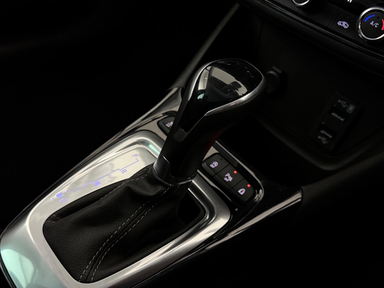 Used Vauxhall Crossland 2022 for sale - 77182560: Photo 30