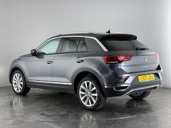 Used Volkswagen T-Roc 2021 for sale - 77221590: Photo