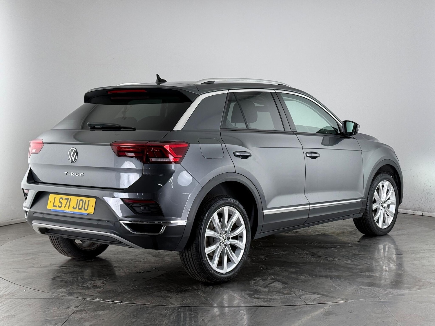 Used Volkswagen T-Roc 2021 for sale - 77221590: Photo 4