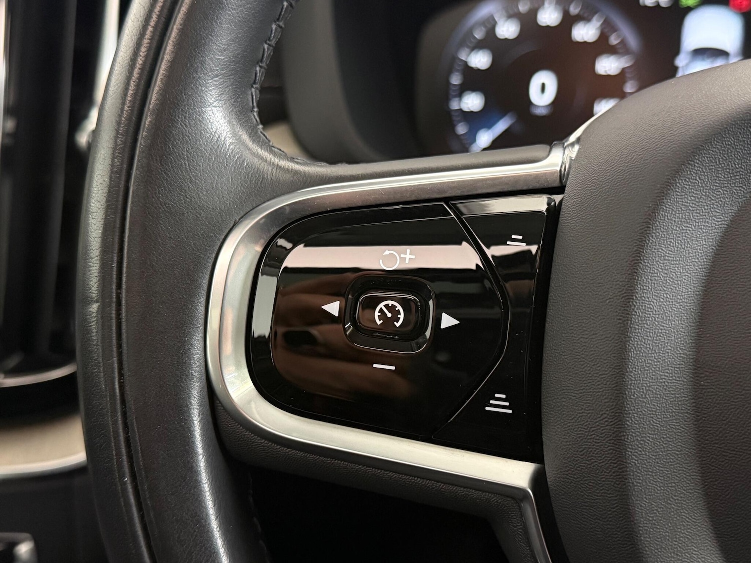 Used Volvo XC60 2021 for sale - 77182883: Photo 19