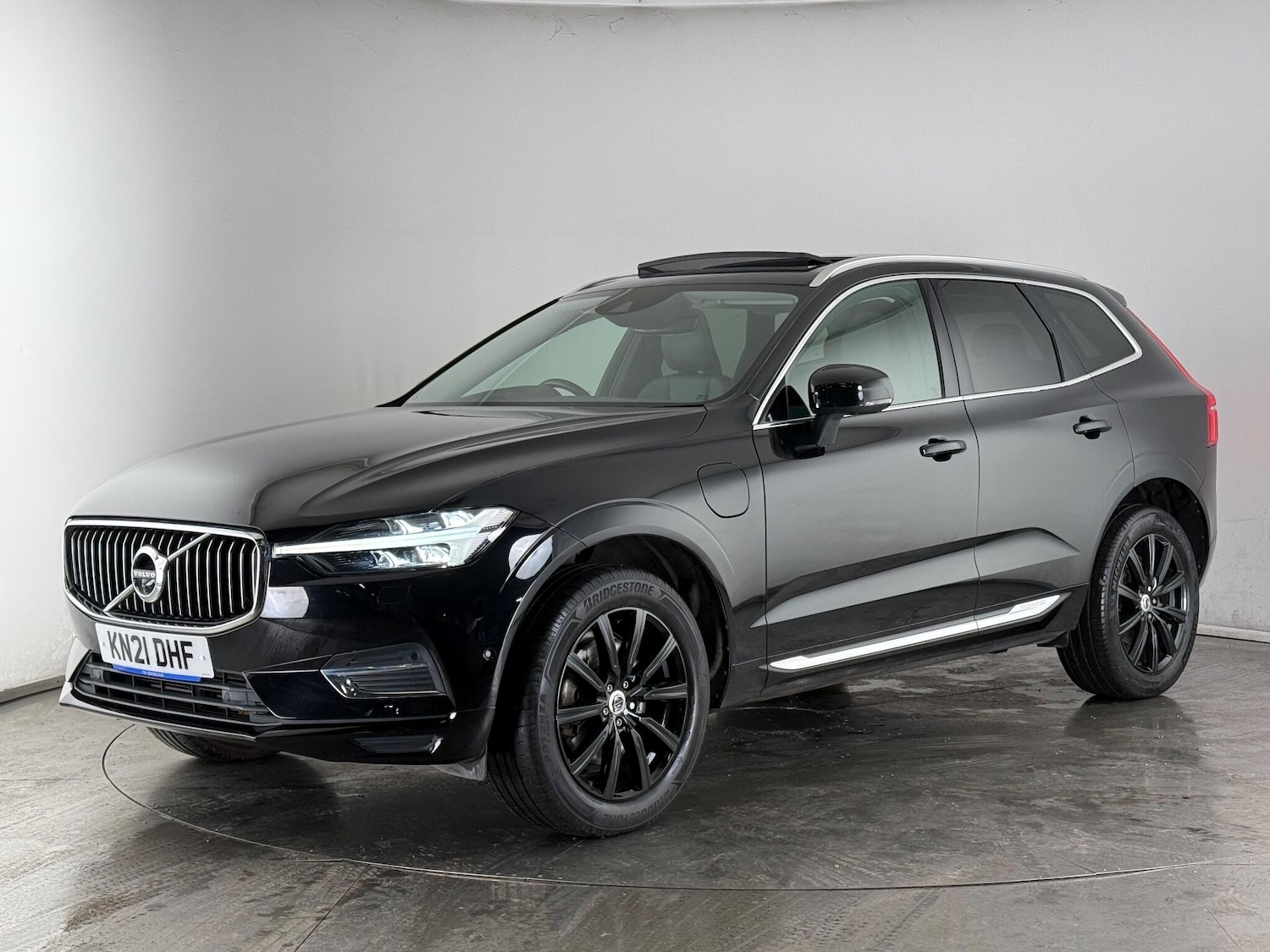 Used Volvo XC60 2021 for sale - 77182883: Photo 2