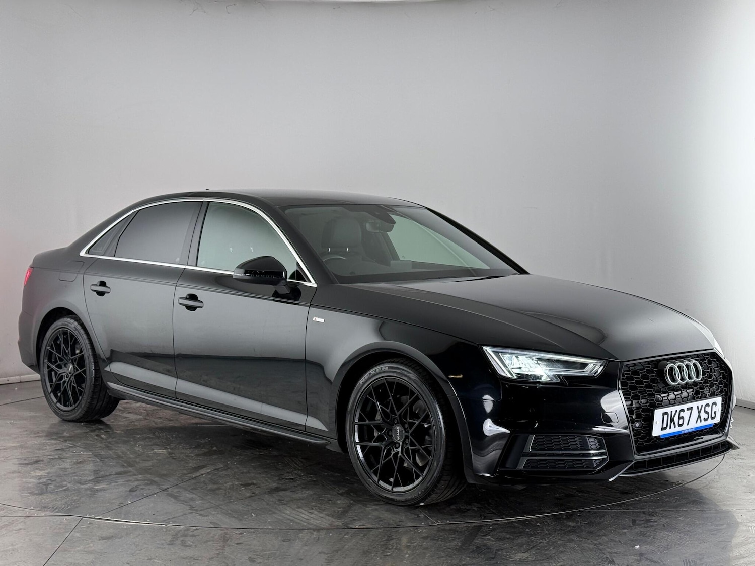 Used Audi A4 2017 for sale - 77074866: Photo 1