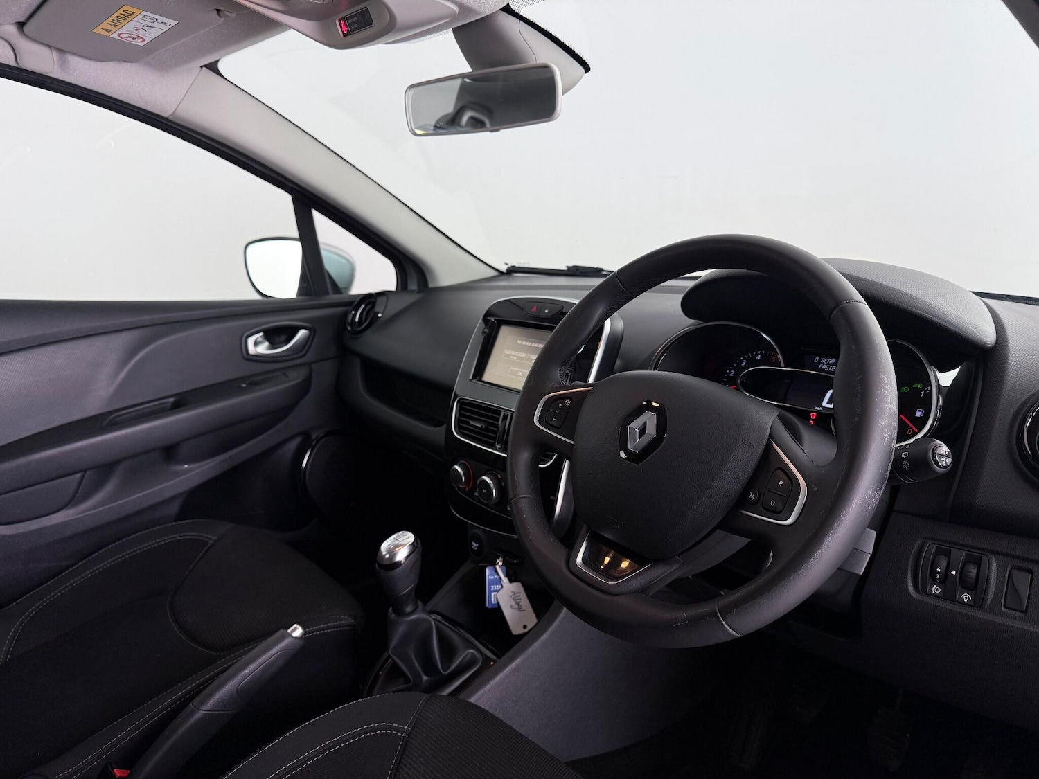 Used Renault Clio 2017 for sale - 76467252: Photo 15