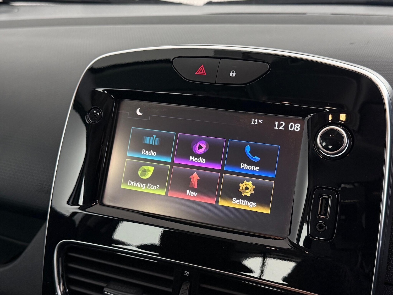 Used Renault Clio 2017 for sale - 76467252: Photo 24