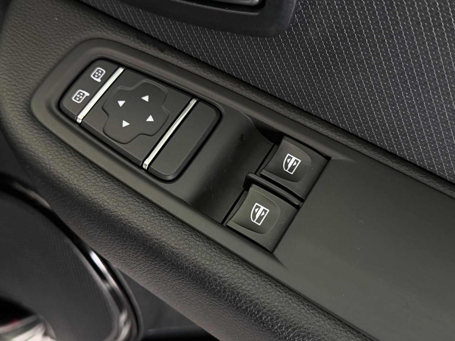 Used Renault Clio 2017 for sale - 76467252: Photo 25