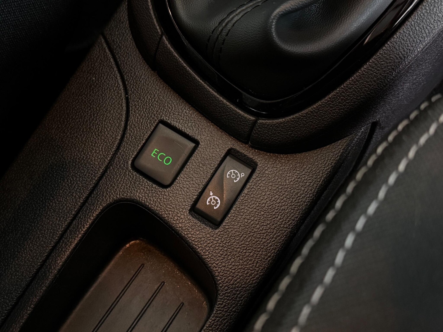 Used Renault Clio 2017 for sale - 76467252: Photo 32