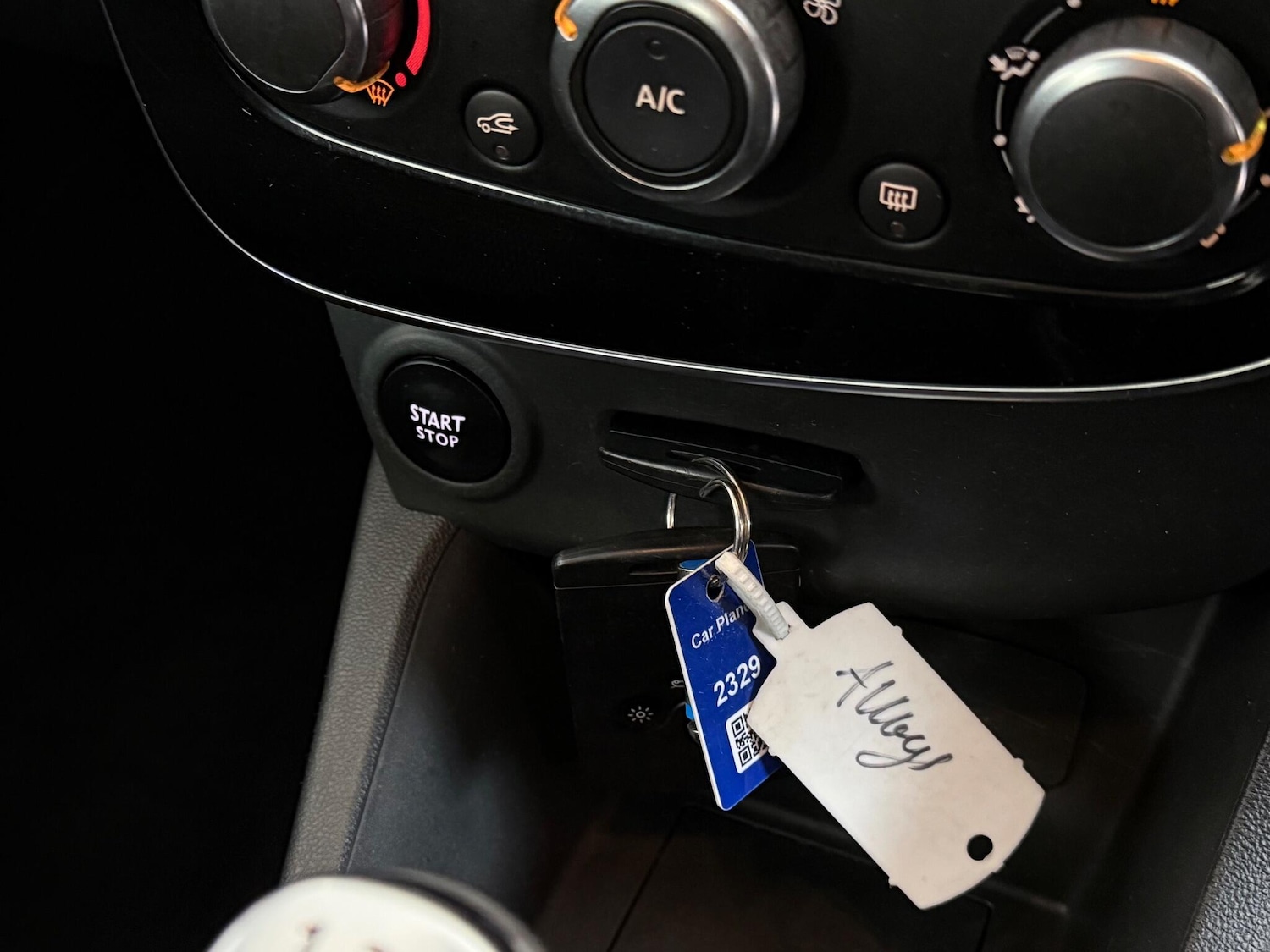 Used Renault Clio 2017 for sale - 76467252: Photo 33