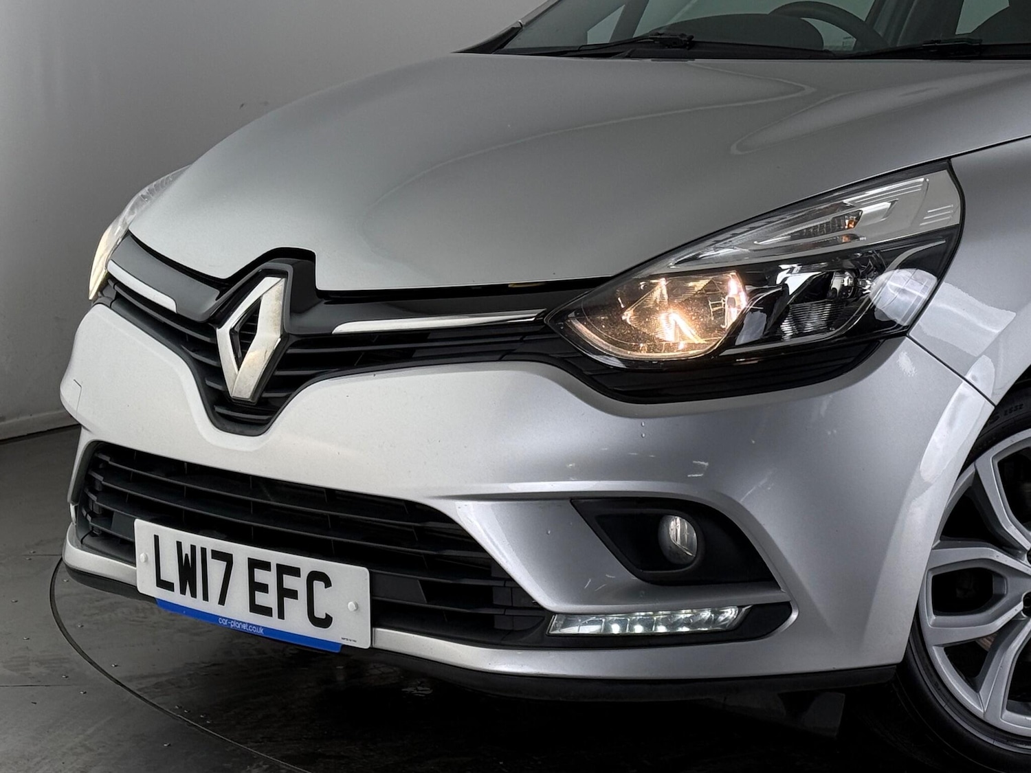 Used Renault Clio 2017 for sale - 76467252: Photo 36