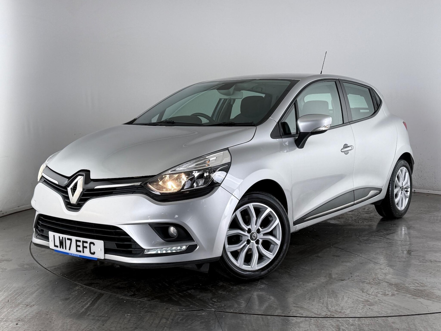 Used Renault Clio 2017 for sale - 76467252: Photo 38