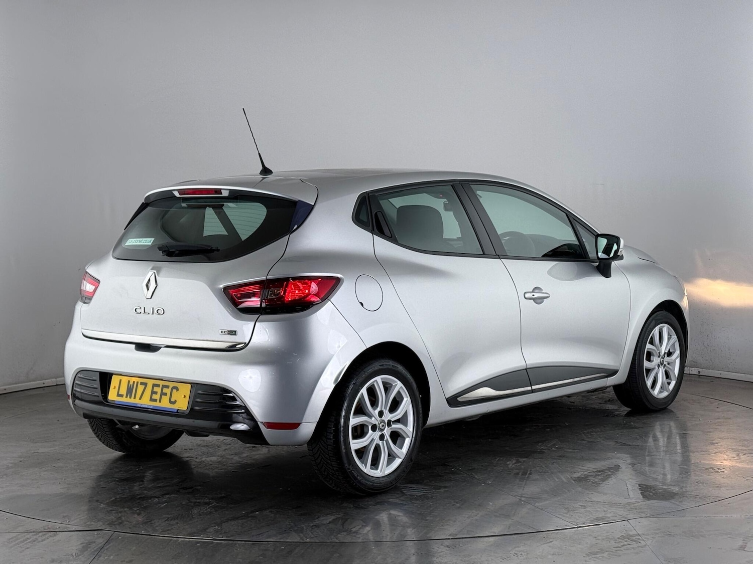 Used Renault Clio 2017 for sale - 76467252: Photo 4