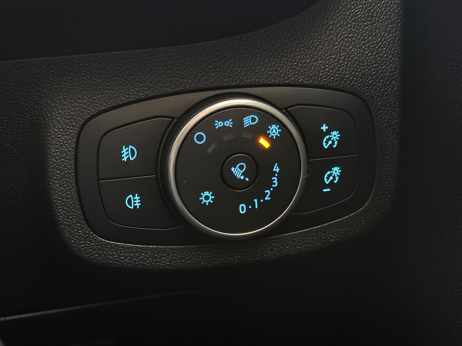 Used Ford Fiesta 2018 for sale - 77760537: Photo 32