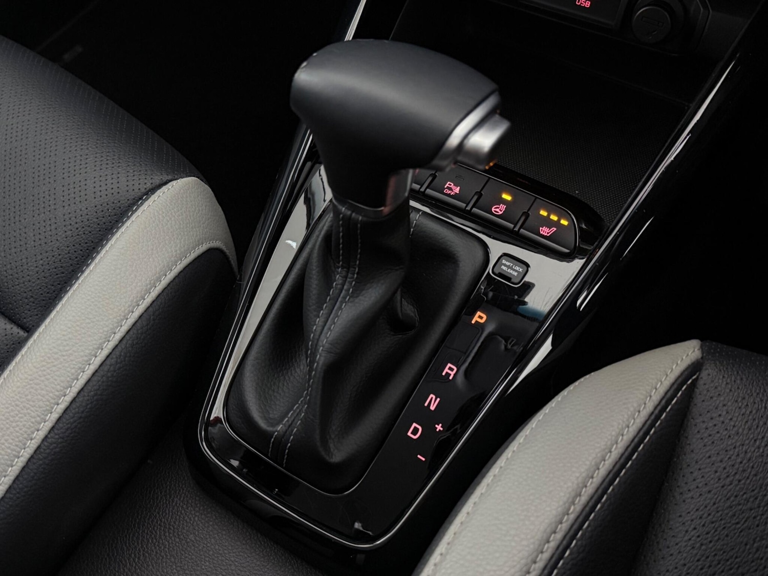 Used Kia Stonic 2020 for sale - 77387796: Photo 26