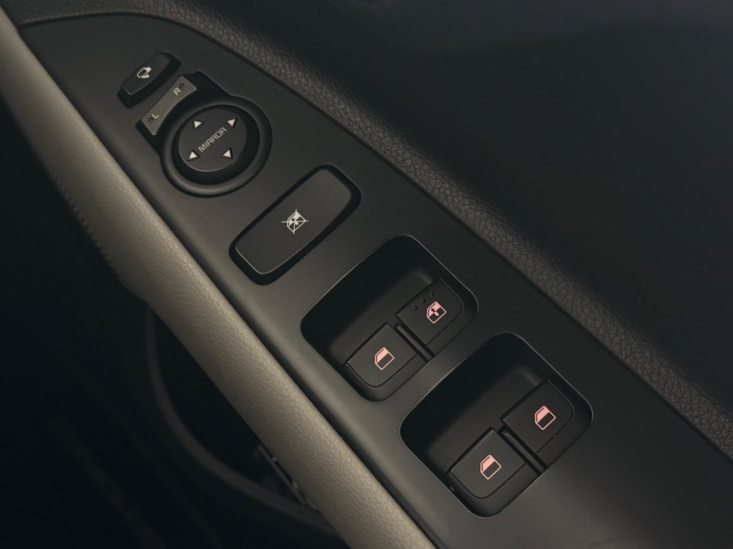 Used Kia Stonic 2020 for sale - 77387796: Photo 29