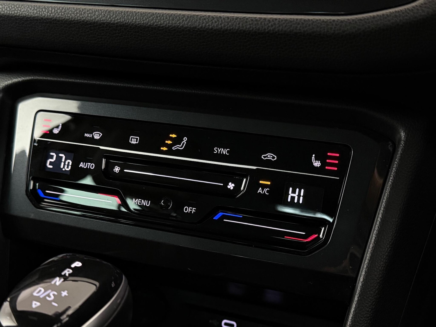 Used Volkswagen Tiguan 2021 for sale - 77243049: Photo 32