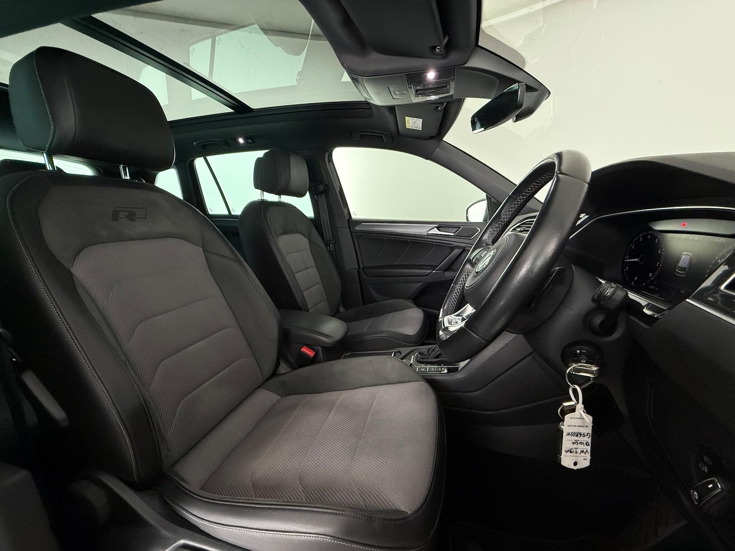 Used Volkswagen Tiguan 2017 for sale - 77216664: Photo 11