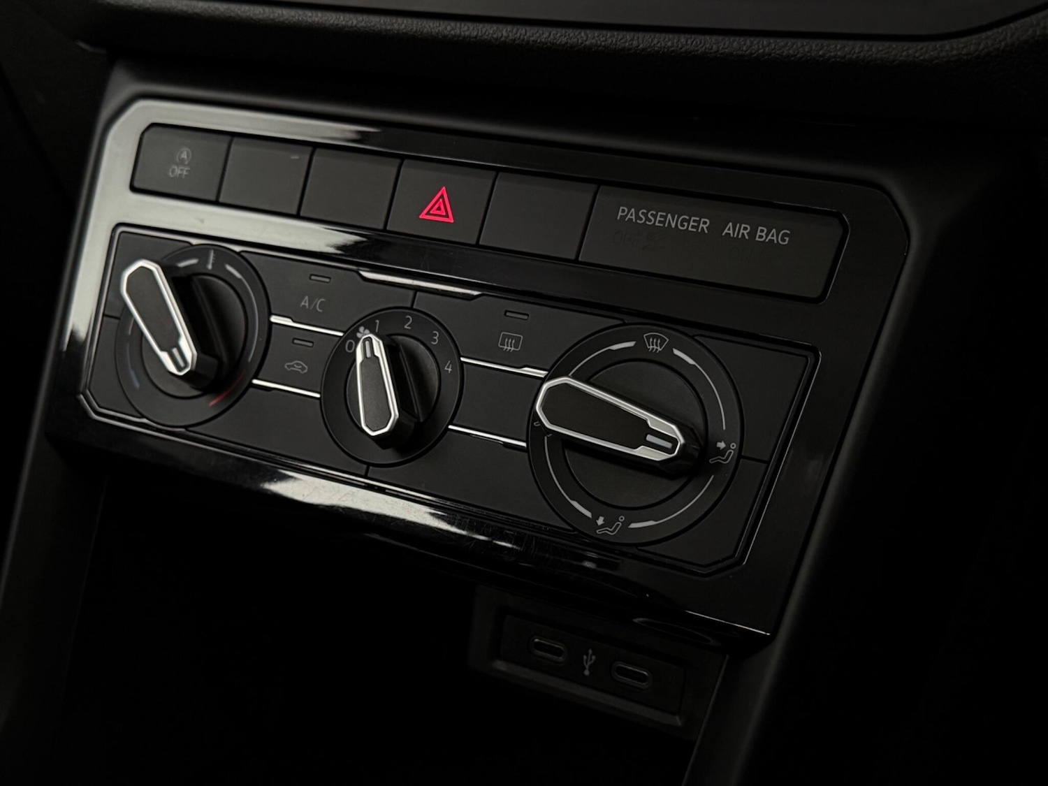 Used Volkswagen T-Cross 2023 for sale - 77550828: Photo 30