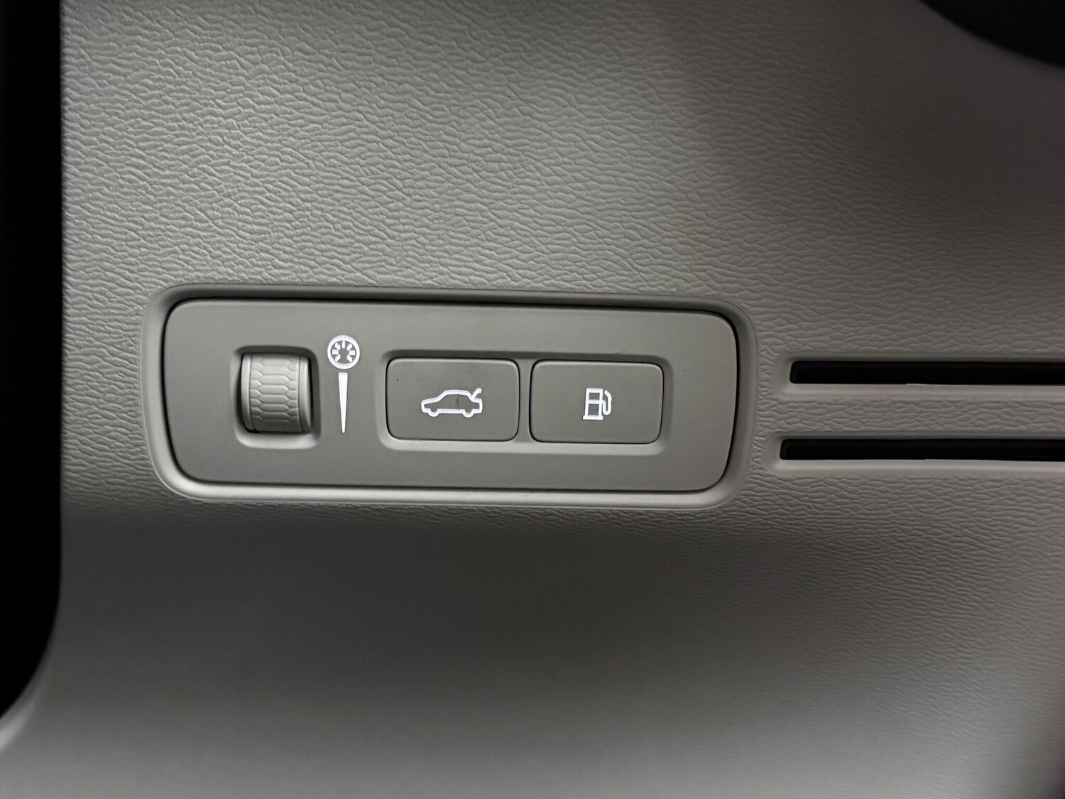 Used Volvo XC40 2020 for sale - 77701829: Photo 23