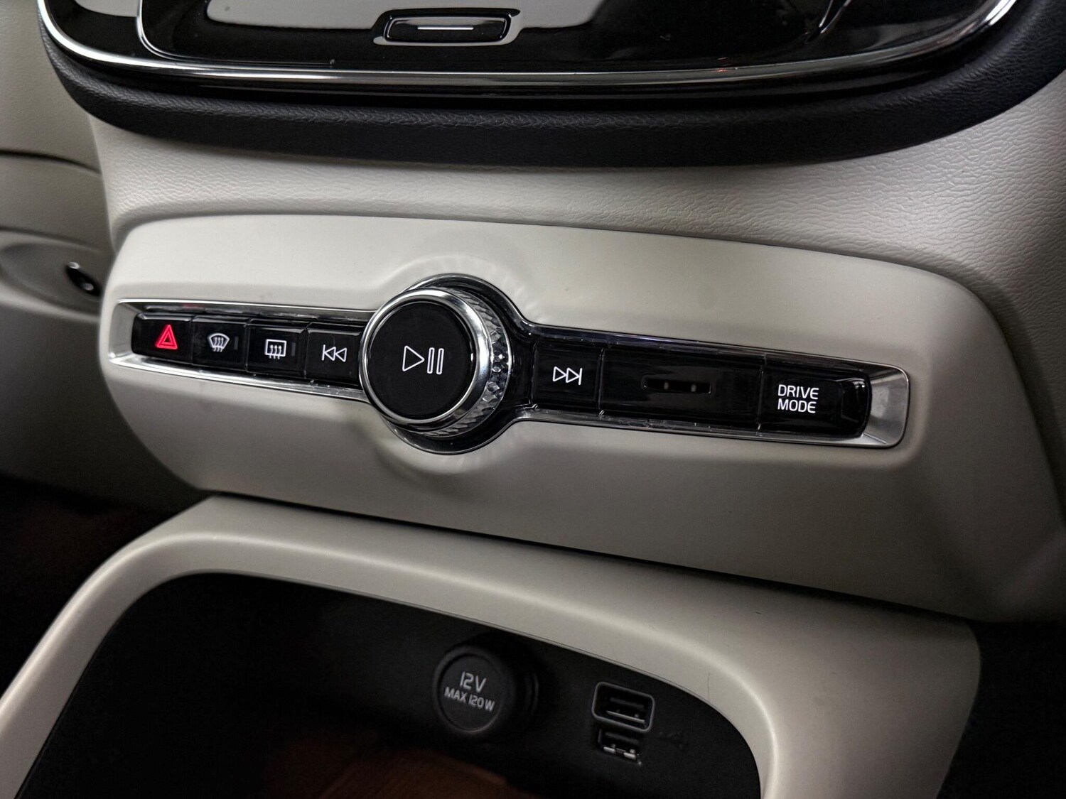 Used Volvo XC40 2020 for sale - 77701829: Photo 37