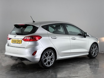Used Ford Fiesta 2018 for sale - 76537908: Photo