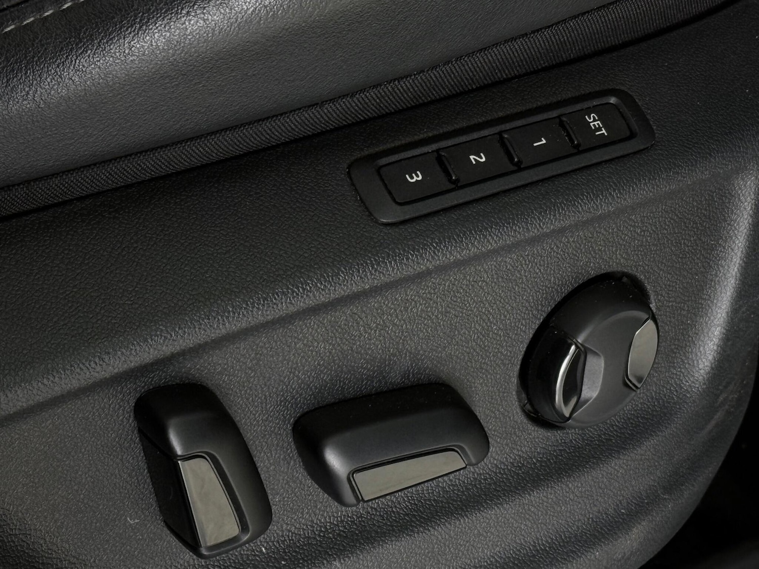 Used Skoda Karoq 2018 for sale - 77222300: Photo 14