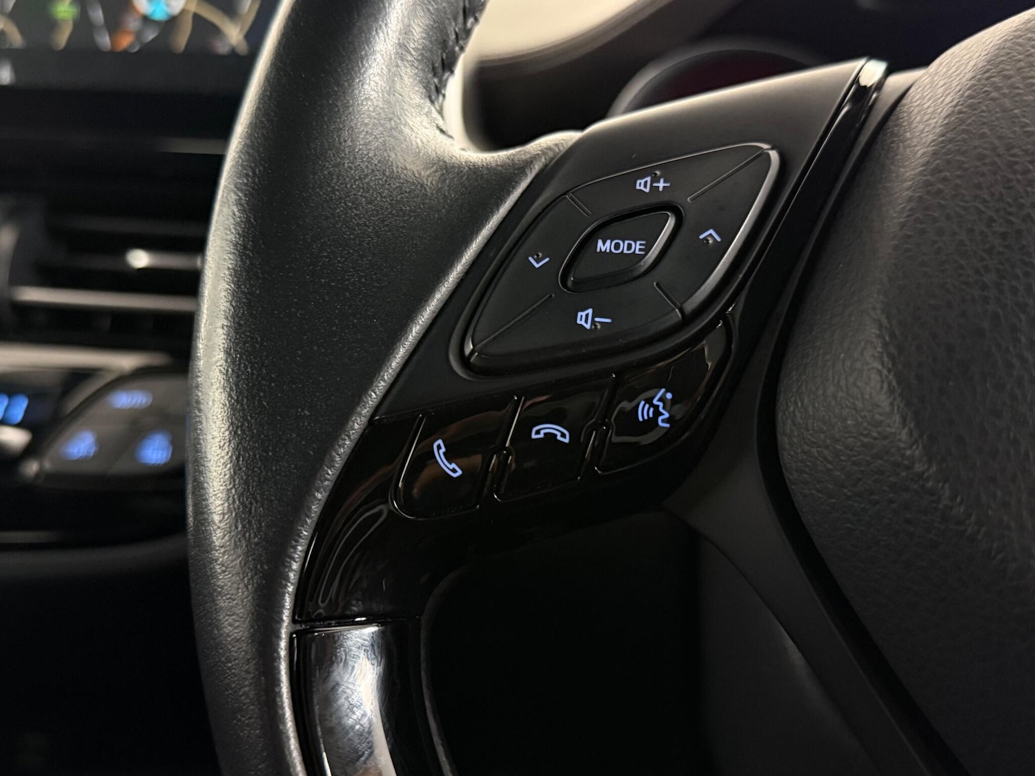 Used Toyota C-HR 2021 for sale - 77260150: Photo 17