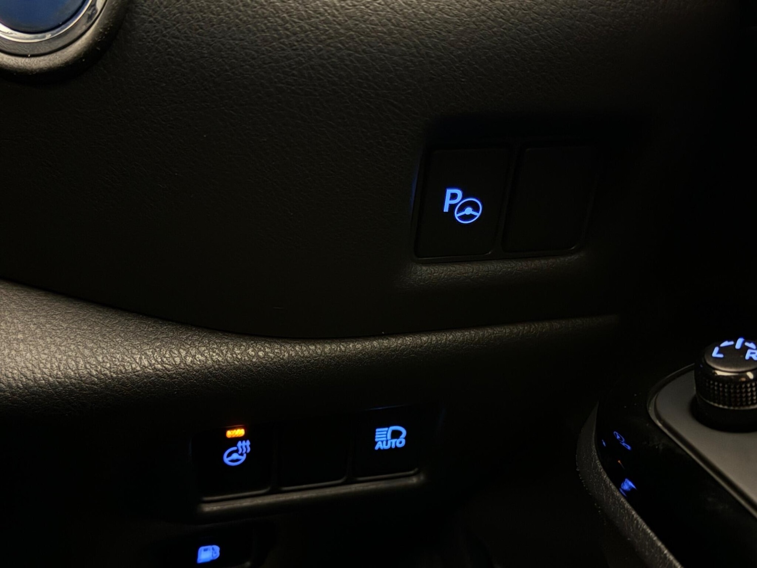 Used Toyota C-HR 2021 for sale - 77260150: Photo 23