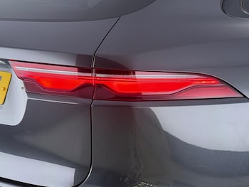 Used Jaguar F-Pace 2023 for sale - 79202775: Photo