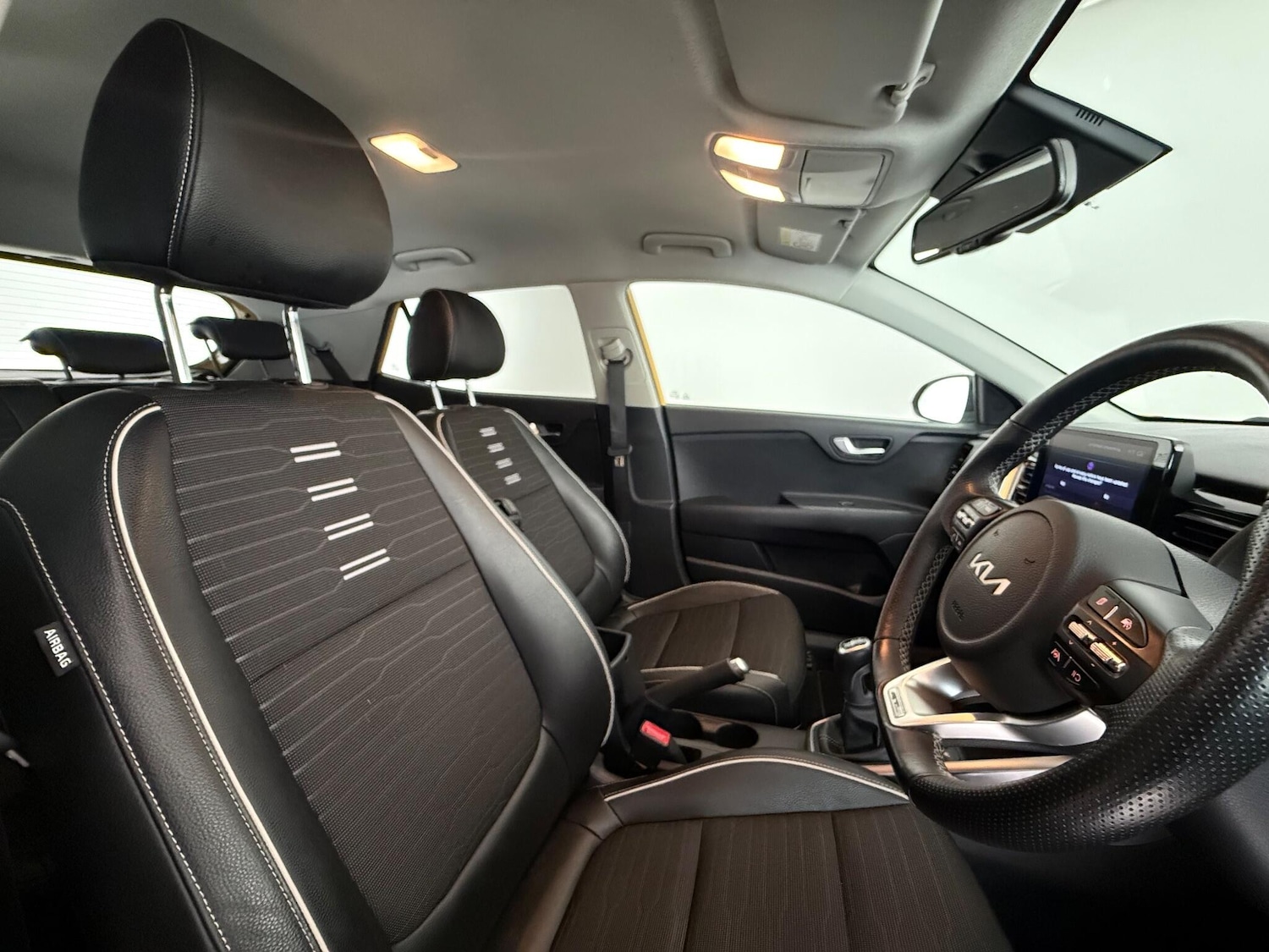 Used Kia Stonic 2024 for sale - 76466684: Photo 16