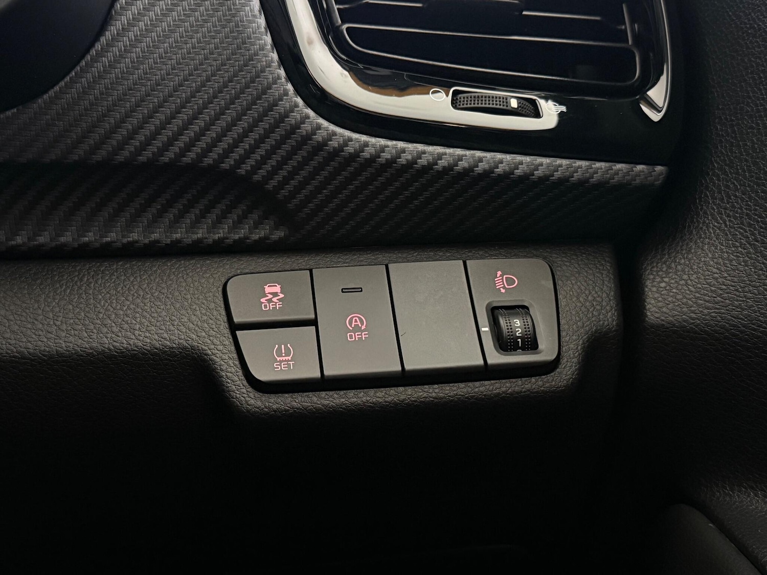 Used Kia Stonic 2024 for sale - 76466684: Photo 27