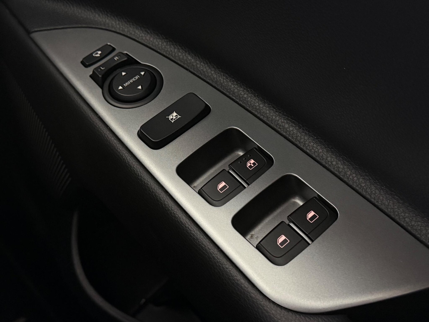 Used Kia Stonic 2024 for sale - 76466684: Photo 28