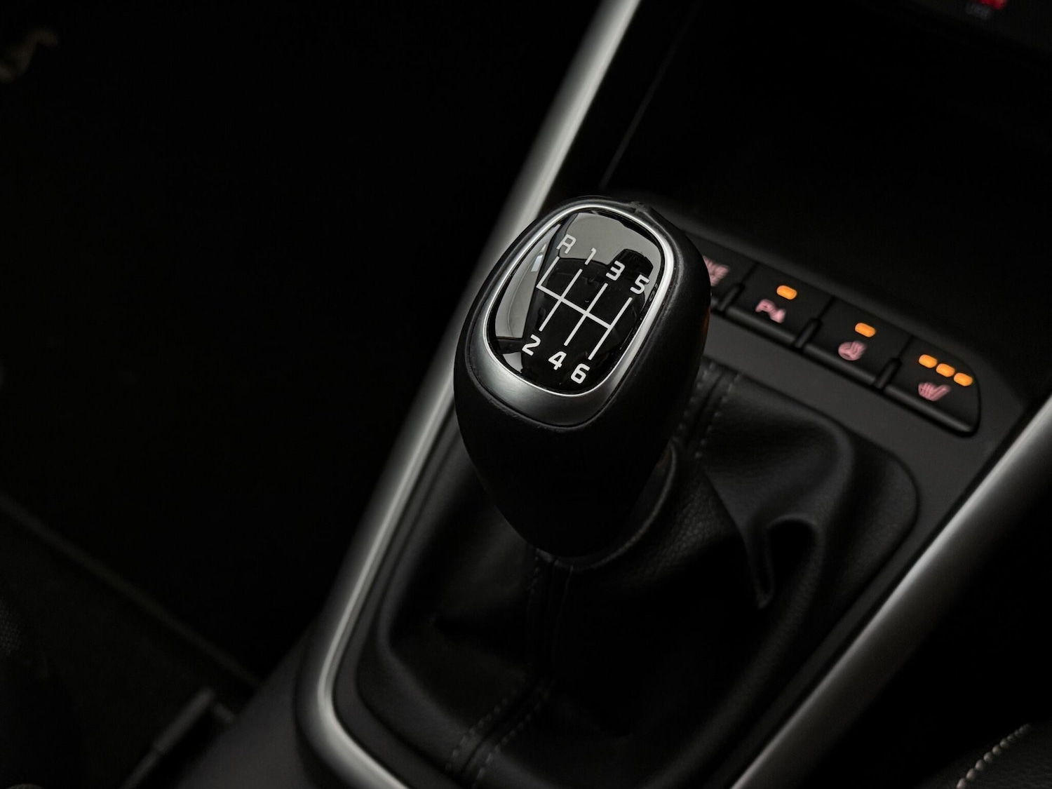 Used Kia Stonic 2024 for sale - 76466684: Photo 42