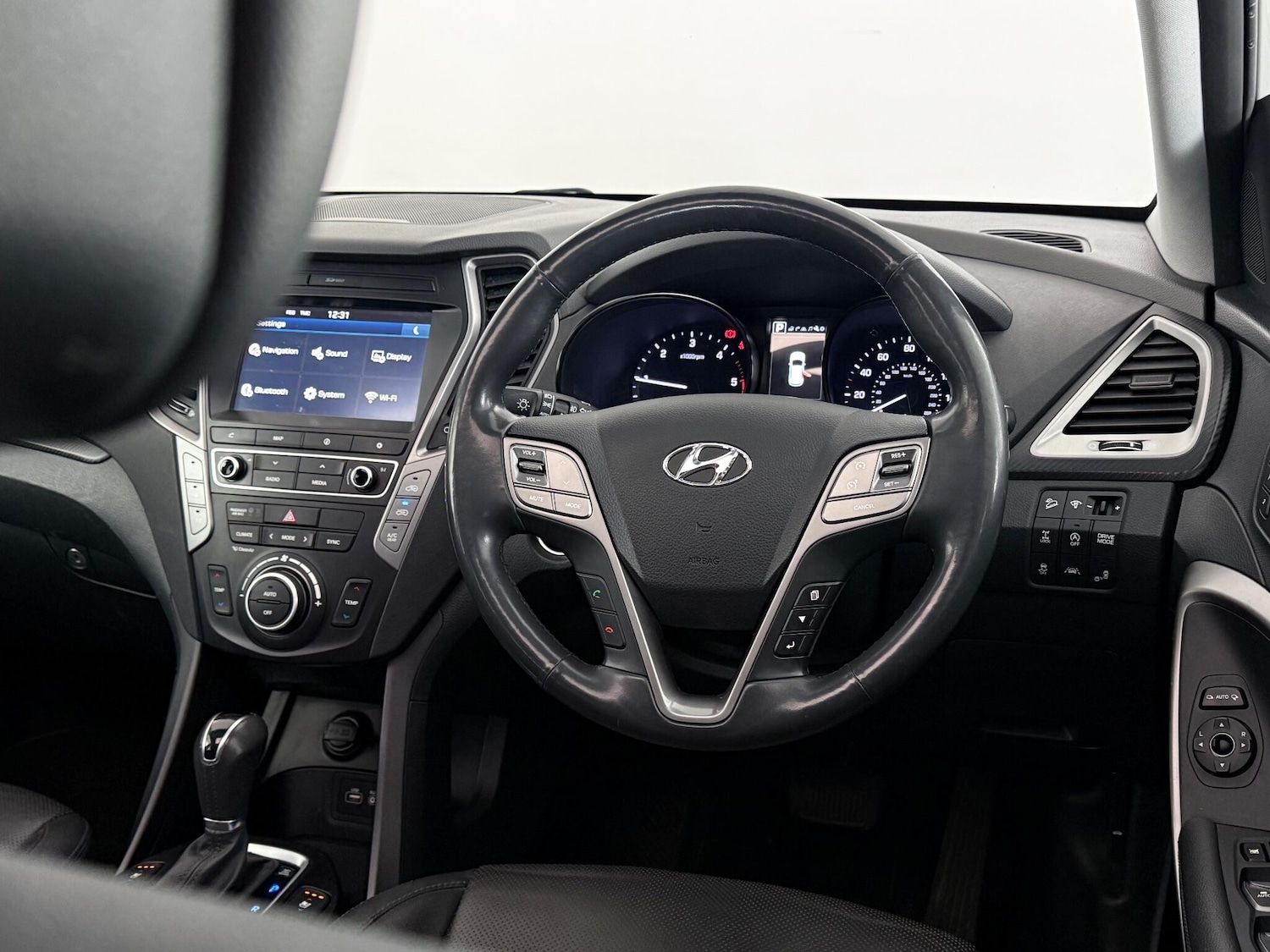 Used Hyundai Santa Fe 2015 for sale - 77246587: Photo 16