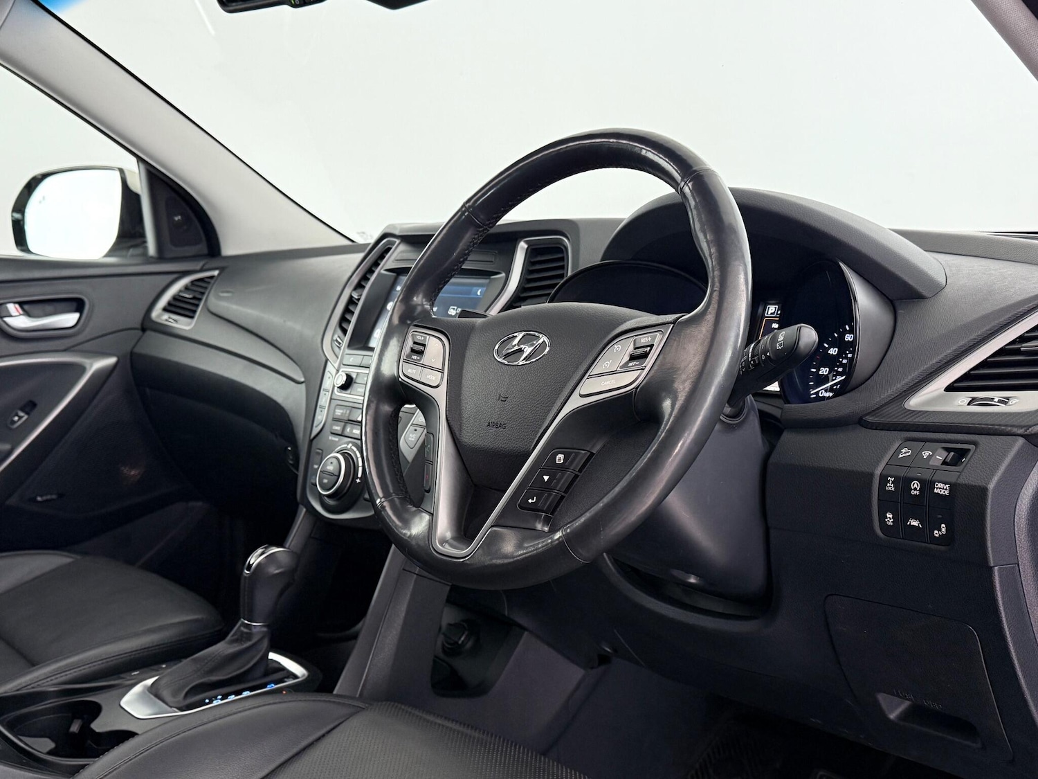 Used Hyundai Santa Fe 2015 for sale - 77246587: Photo 19