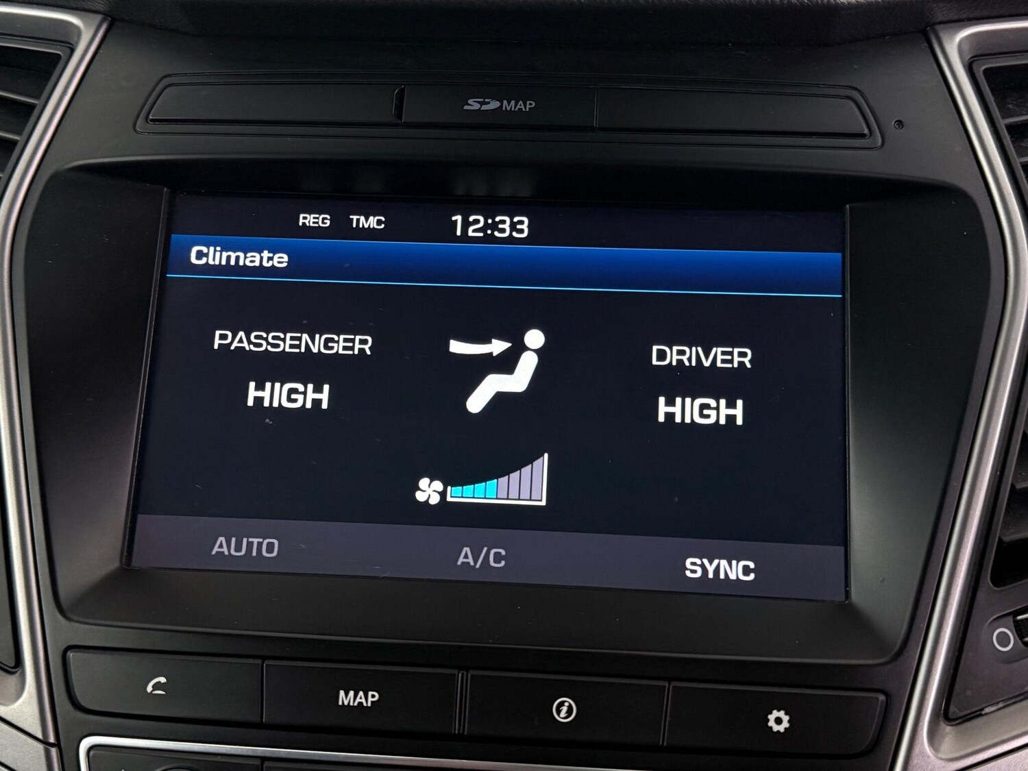 Used Hyundai Santa Fe 2015 for sale - 77246587: Photo 28