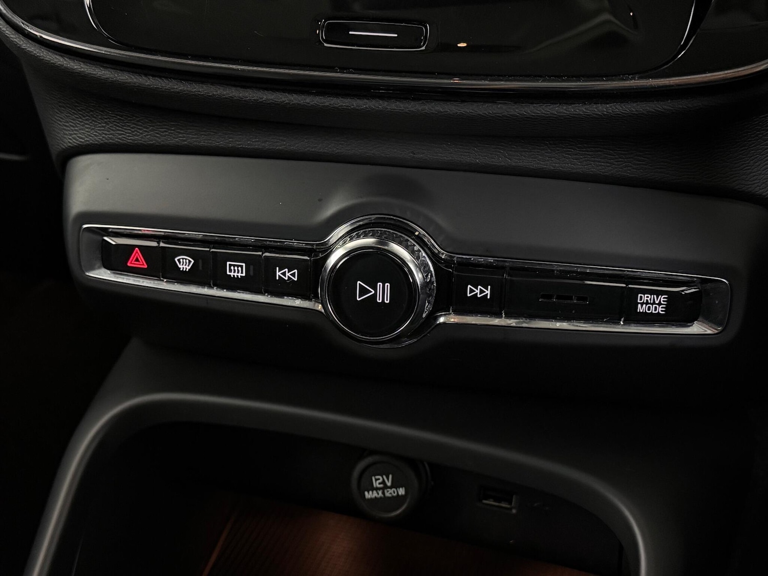 Used Volvo XC40 2021 for sale - 77182417: Photo 34