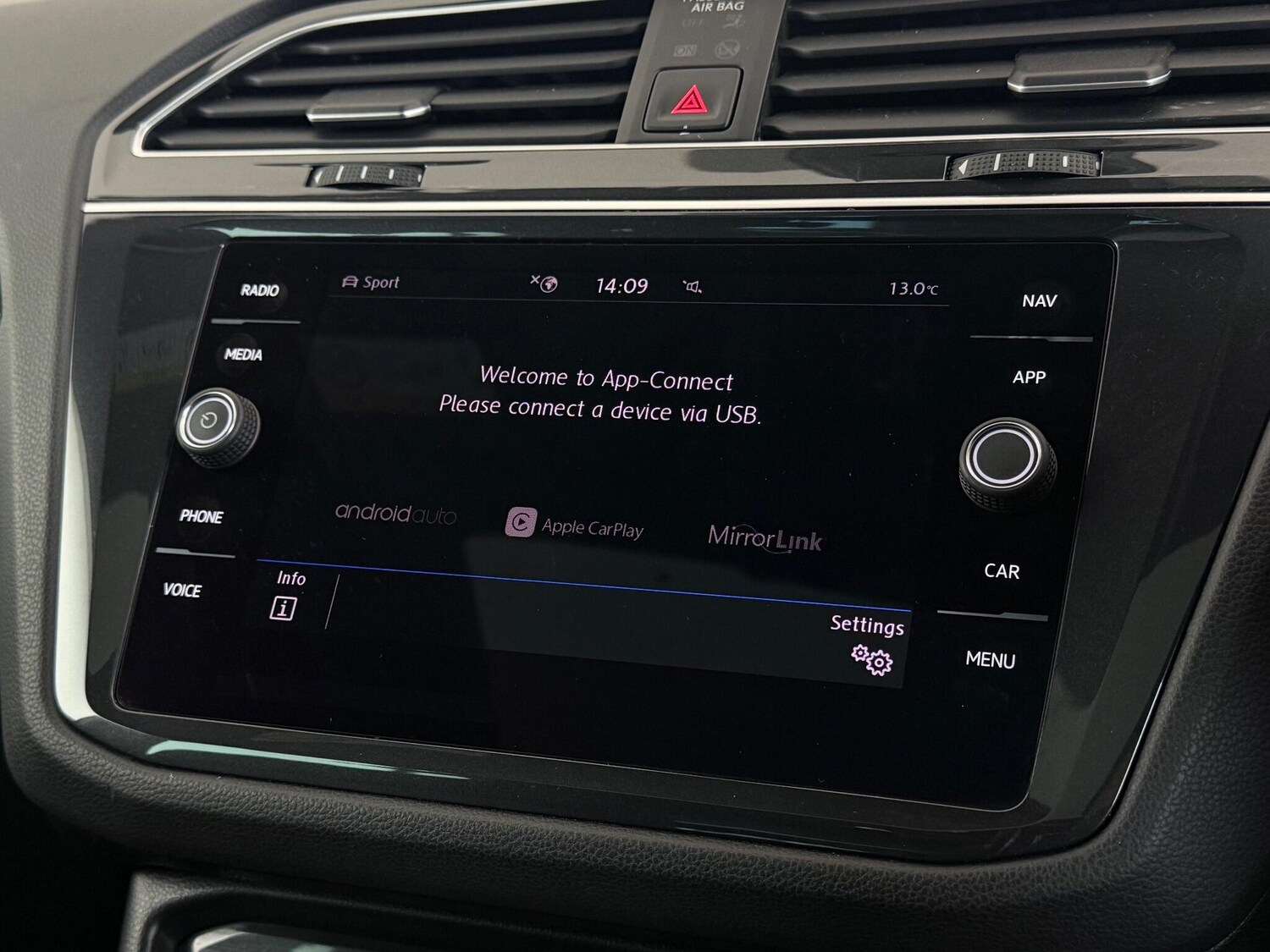 Used Volkswagen Tiguan 2019 for sale - 77243236: Photo 32