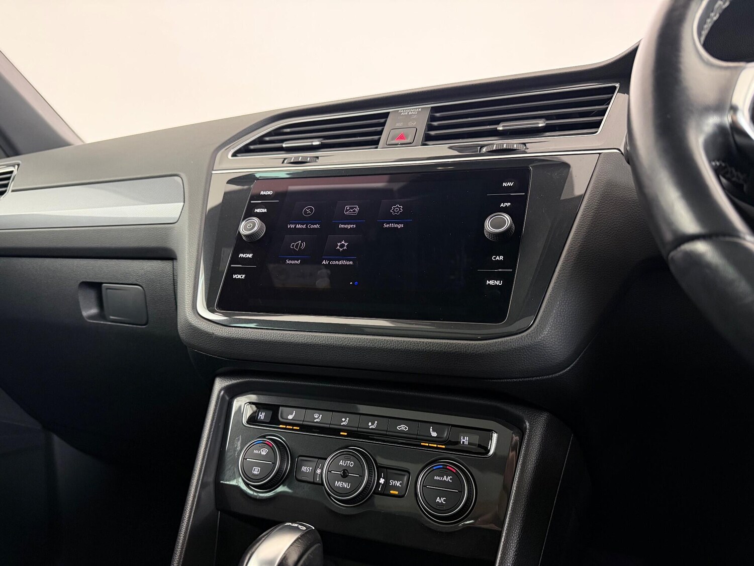 Used Volkswagen Tiguan 2019 for sale - 77243236: Photo 41