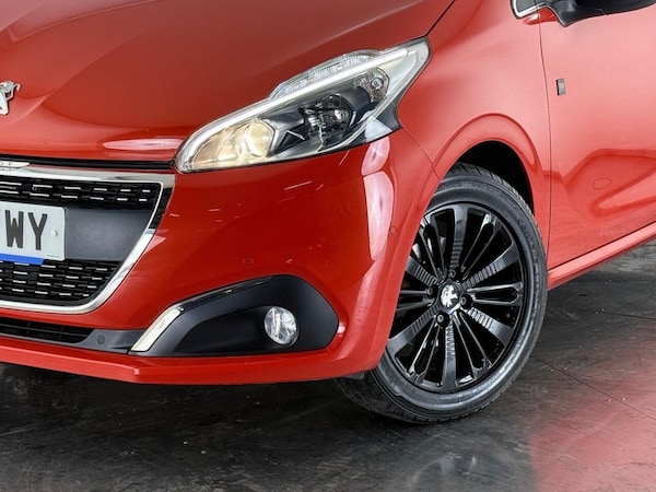 Used Peugeot 208 2018 for sale - 76033490: Photo 44