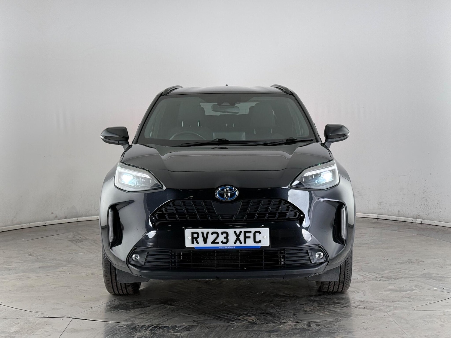 Used Toyota Yaris Cross 2023 for sale - 77246405: Photo 2