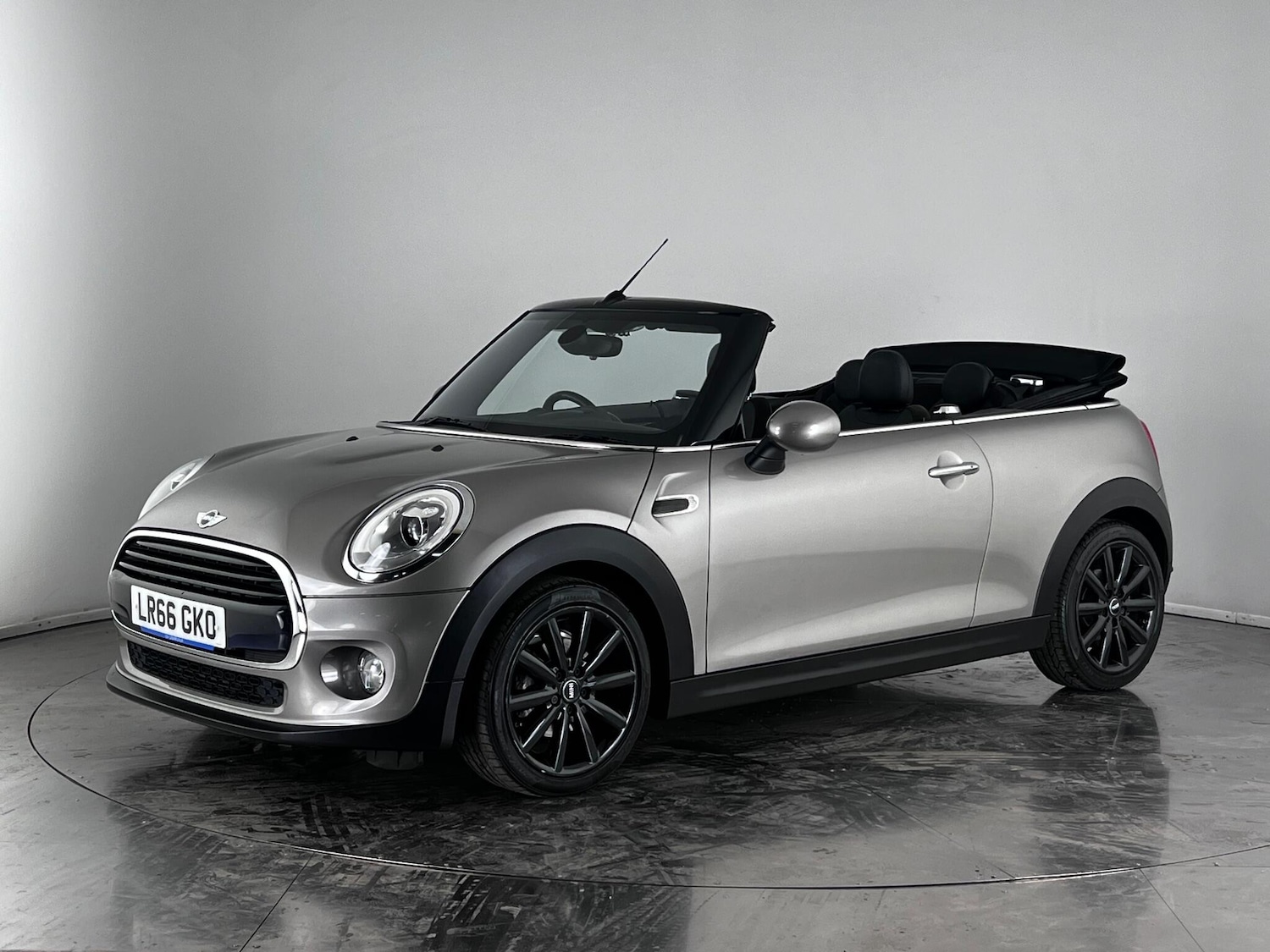 Used MINI Convertible 2016 for sale - 76466783: Photo 3