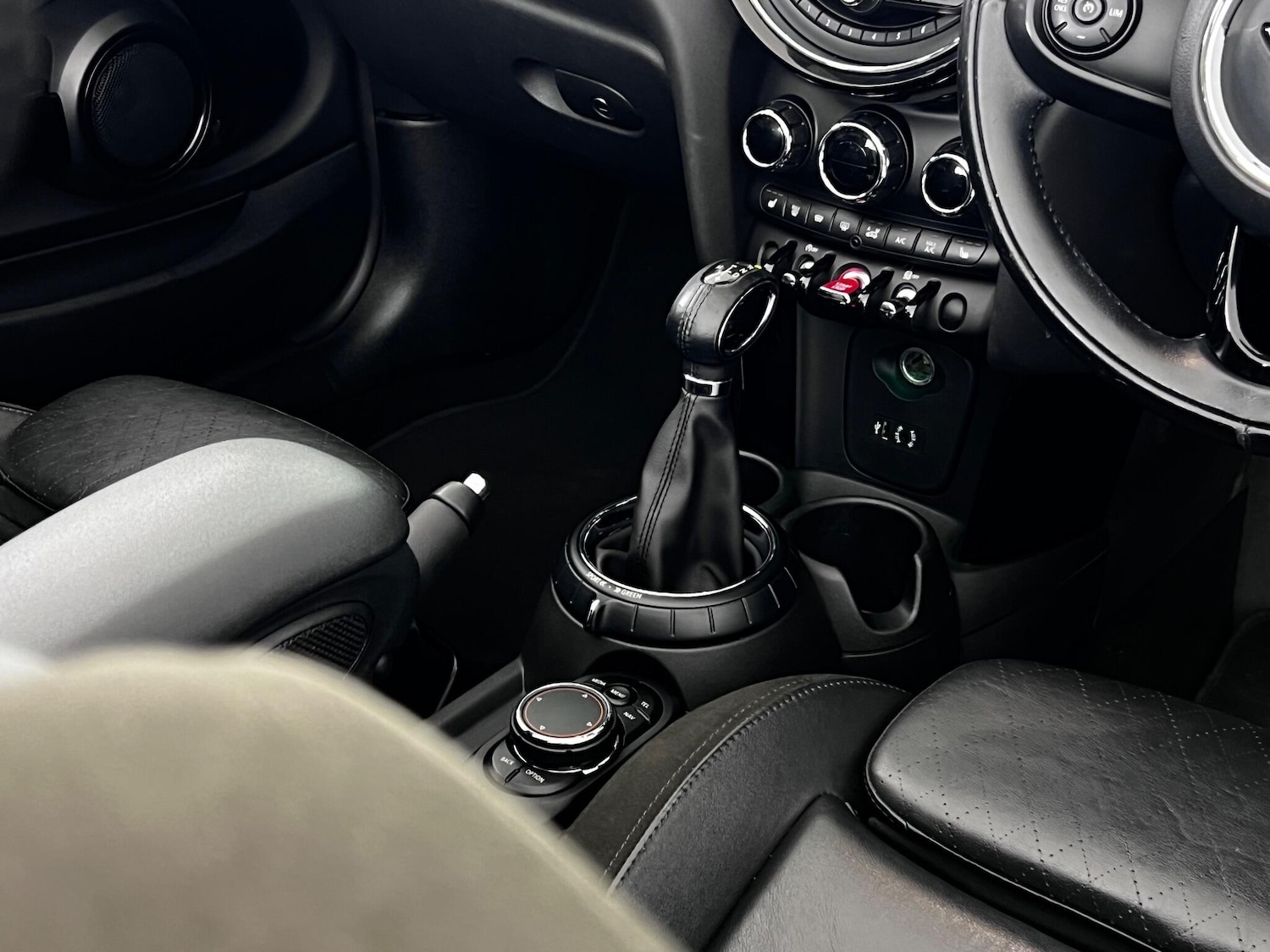 Used MINI Convertible 2016 for sale - 76466783: Photo 31