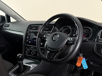 Used Volkswagen Golf 2019 for sale - 79453915: Photo